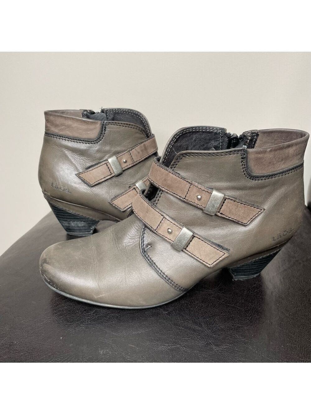 Taos Leather Ankle Boots Buckles Grey Brown Size 8.5